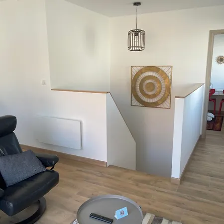 Appartement 2 Pièces Avec Terrasse